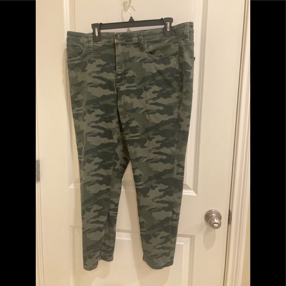Camouflage pants